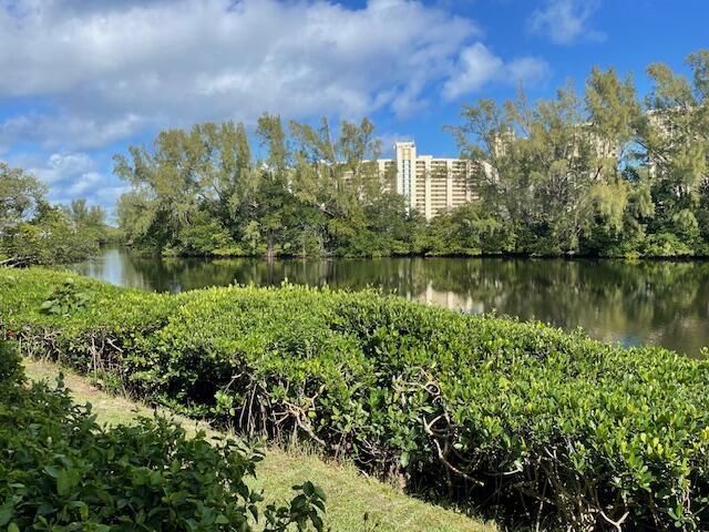 2306 FAIRWAY Drive S, Jupiter, FL 33477