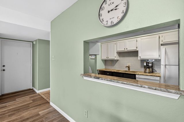 400 Hi There 104, Horseshoe Bay, TX 78657