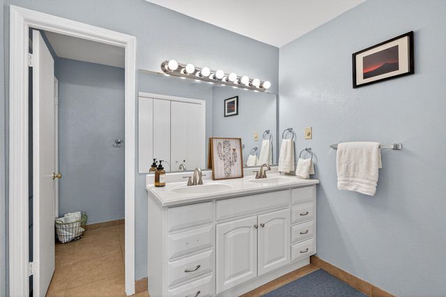 400 Hi There 104, Horseshoe Bay, TX 78657