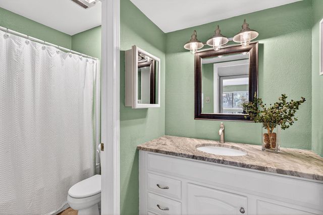 400 Hi There 104, Horseshoe Bay, TX 78657