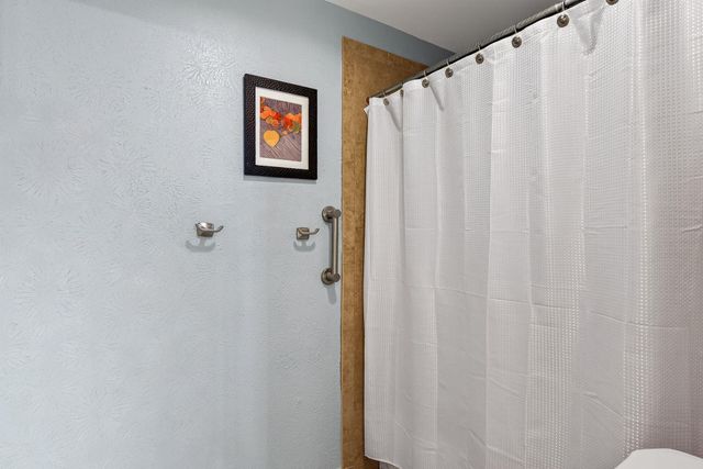 400 Hi There 104, Horseshoe Bay, TX 78657