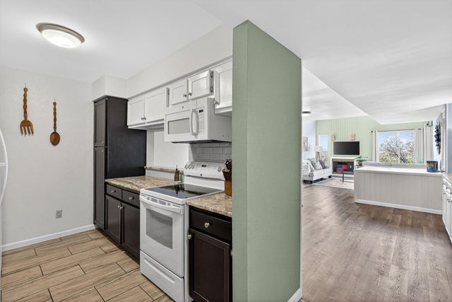 400 Hi There 104, Horseshoe Bay, TX 78657