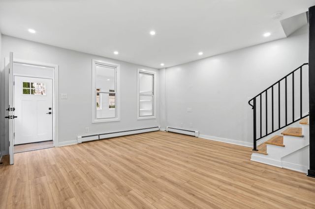 24 PARK ST, Jc, Journal Square, NJ 07304