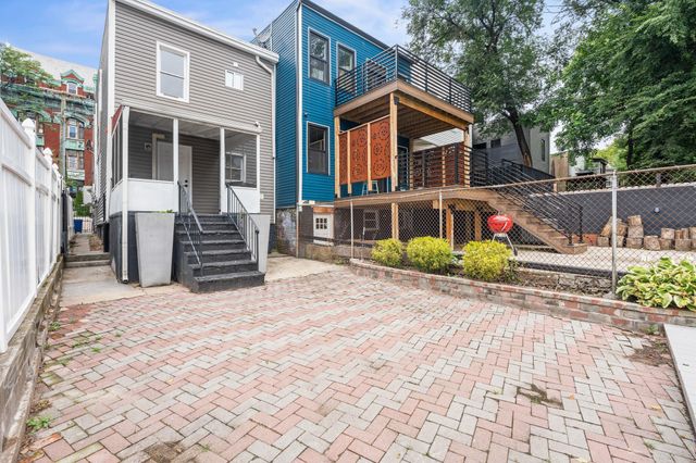 24 PARK ST, Jc, Journal Square, NJ 07304