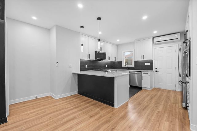 24 PARK ST, Jc, Journal Square, NJ 07304