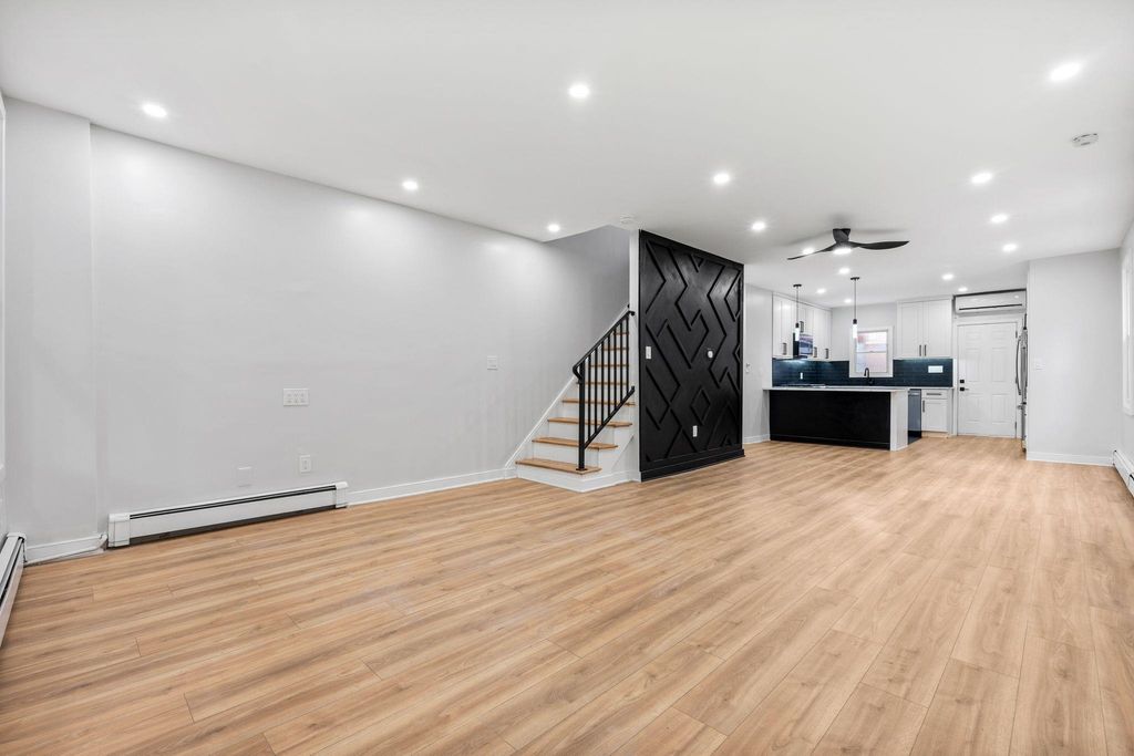 24 PARK ST, Jc, Journal Square, NJ 07304