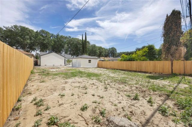 6327 California Avenue, Long Beach, CA 90805