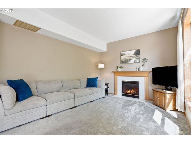 14884 Se STANHOPE Rd, Clackamas, OR 97015