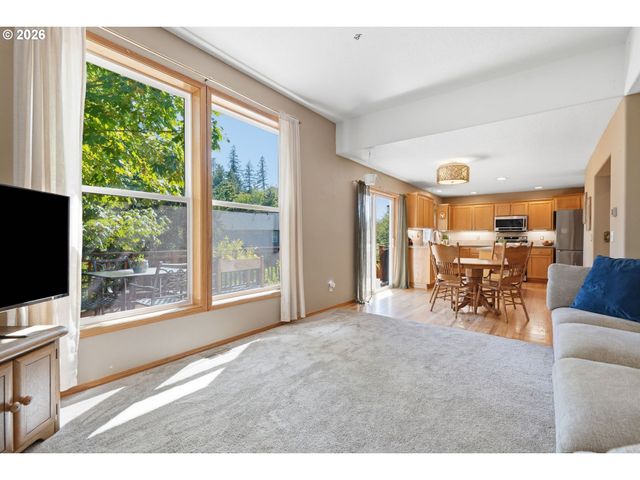 14884 Se STANHOPE Rd, Clackamas, OR 97015
