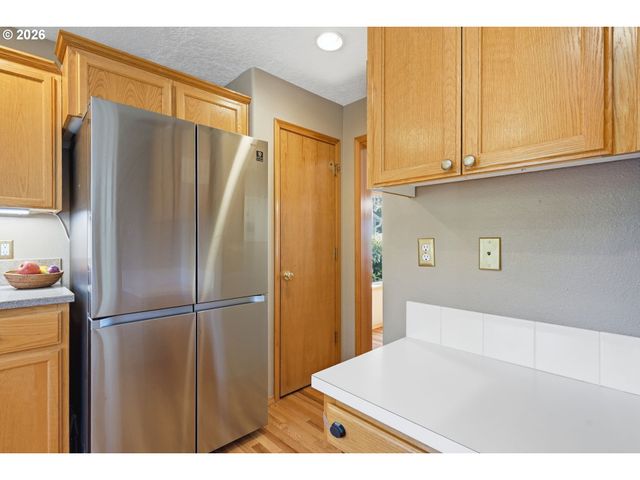 14884 Se STANHOPE Rd, Clackamas, OR 97015