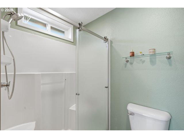 14884 Se STANHOPE Rd, Clackamas, OR 97015