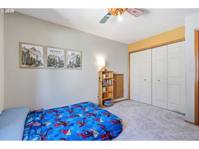 14884 Se STANHOPE Rd, Clackamas, OR 97015