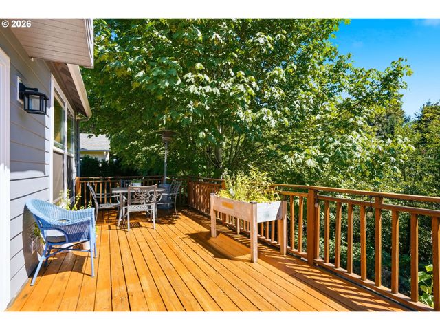 14884 Se STANHOPE Rd, Clackamas, OR 97015