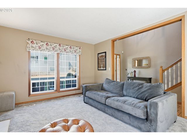 14884 Se STANHOPE Rd, Clackamas, OR 97015