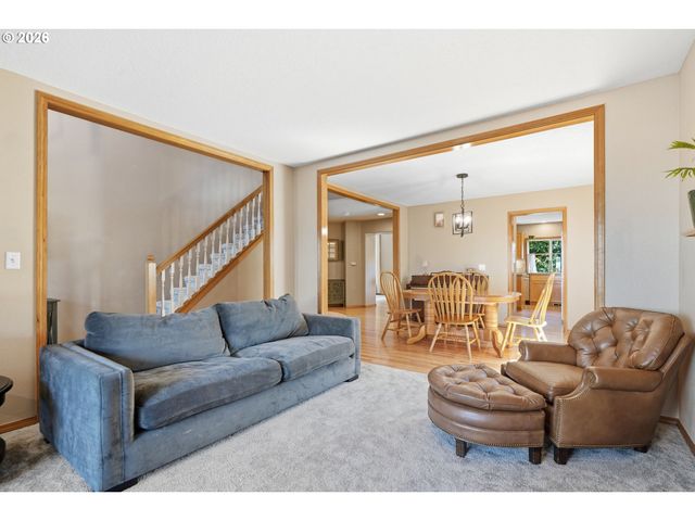 14884 Se STANHOPE Rd, Clackamas, OR 97015