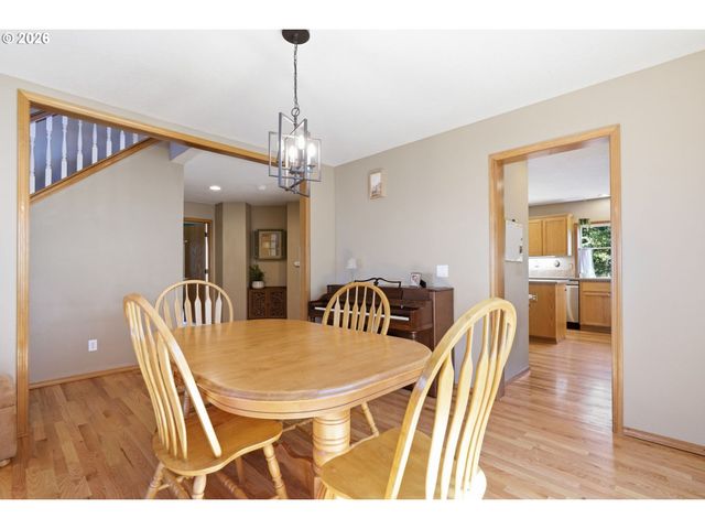 14884 Se STANHOPE Rd, Clackamas, OR 97015