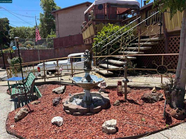 694 Renfrew Rd, El Sobrante, CA 94803