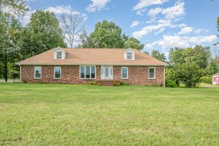 2150 Blackwell Rd, Chapel Hill, TN 37034