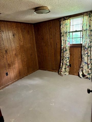 1304 Burbank St., Dothan, AL 36303