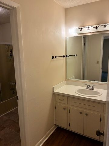 1304 Burbank St., Dothan, AL 36303