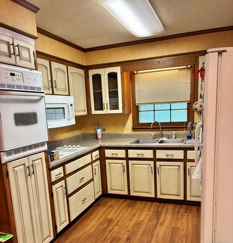 1304 Burbank St., Dothan, AL 36303