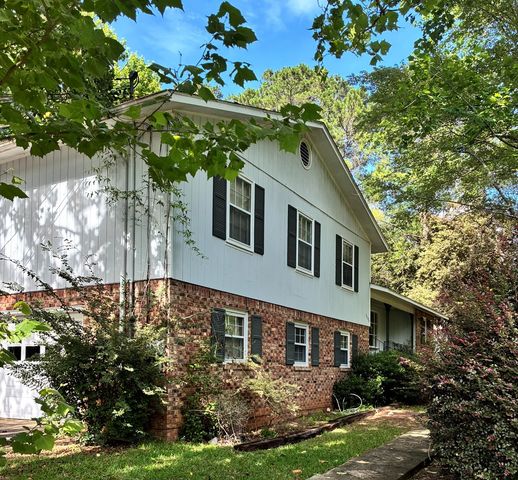1304 Burbank St., Dothan, AL 36303