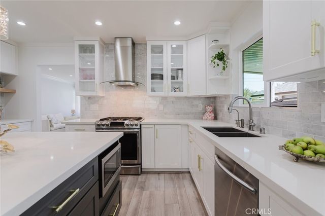 14232 Hart, Van Nuys, CA 91405