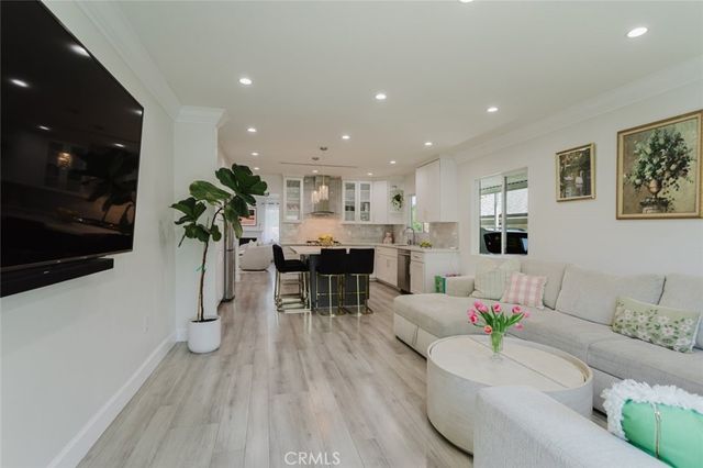 14232 Hart, Van Nuys, CA 91405