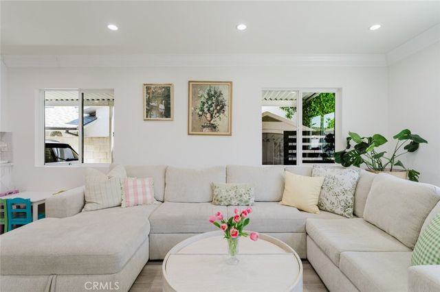 14232 Hart, Van Nuys, CA 91405