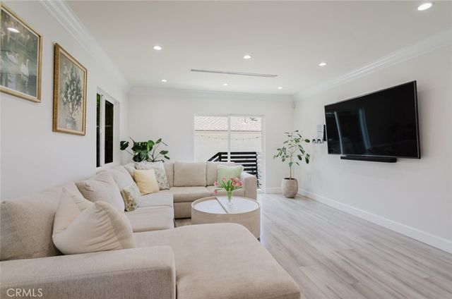 14232 Hart, Van Nuys, CA 91405