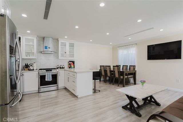 14232 Hart, Van Nuys, CA 91405
