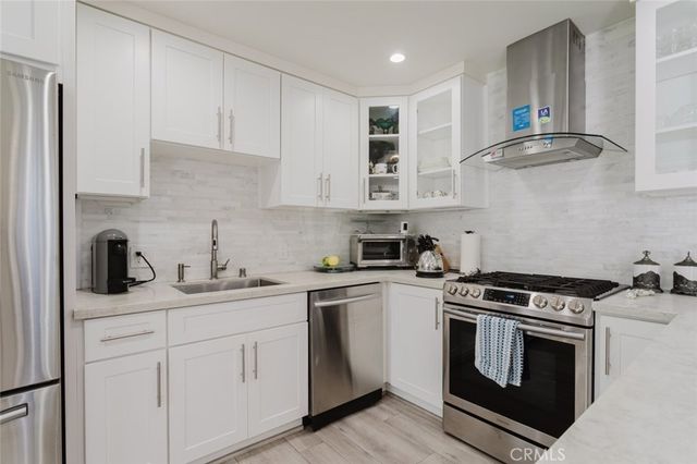 14232 Hart, Van Nuys, CA 91405