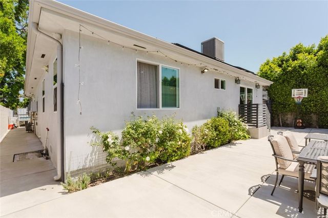 14232 Hart, Van Nuys, CA 91405