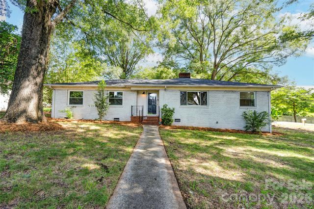 6109 Robinson Church Road, Charlotte, NC 28215
