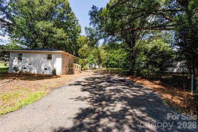 6109 Robinson Church Road, Charlotte, NC 28215