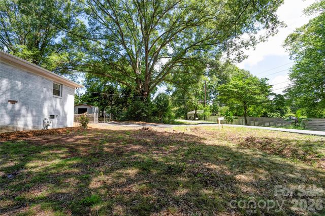 6109 Robinson Church Road, Charlotte, NC 28215