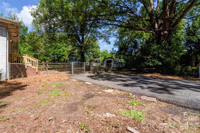6109 Robinson Church Road, Charlotte, NC 28215