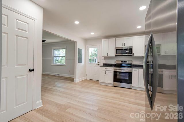6109 Robinson Church Road, Charlotte, NC 28215