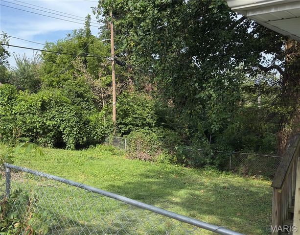 835 Elias Avenue, St Louis, MO 63147