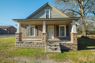 1609 E Lincoln St, Tullahoma, TN 37388