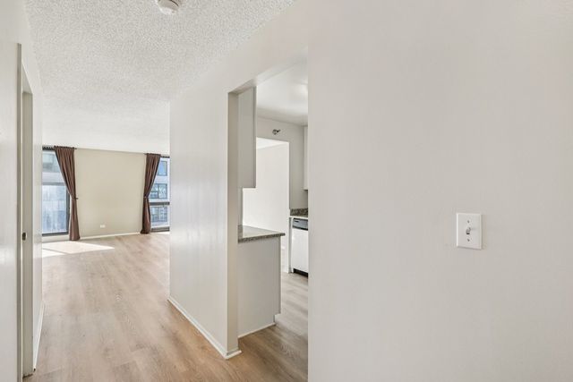 70 W Huron Street 2210, Chicago, IL 60654