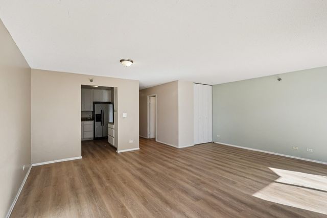 70 W Huron Street 2210, Chicago, IL 60654