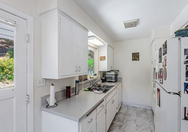 2048 Donald Dr, Moraga, CA 94556