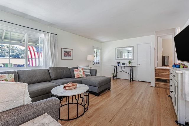 2048 Donald Dr, Moraga, CA 94556