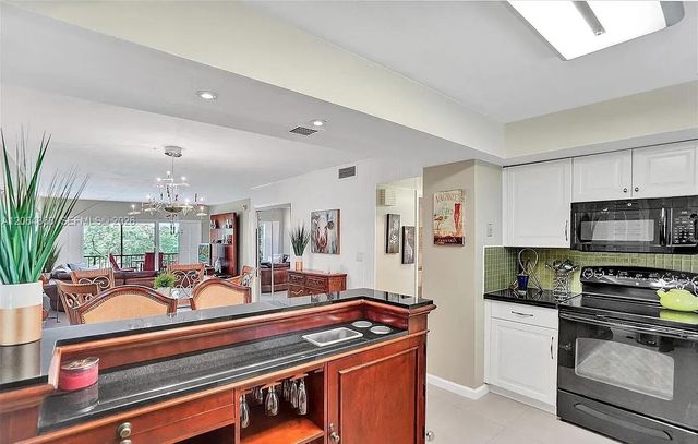 6060 S Falls Cir Drive 313, Lauderhill, FL 33319