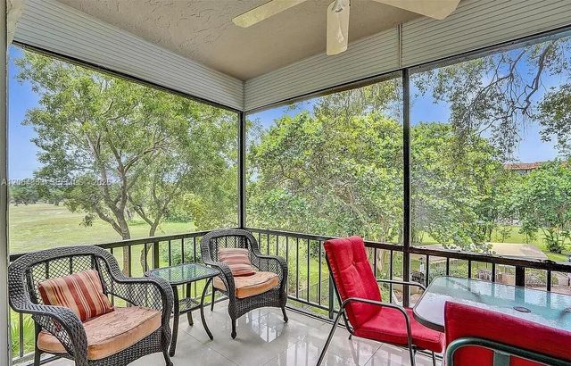 6060 S Falls Cir Drive 313, Lauderhill, FL 33319