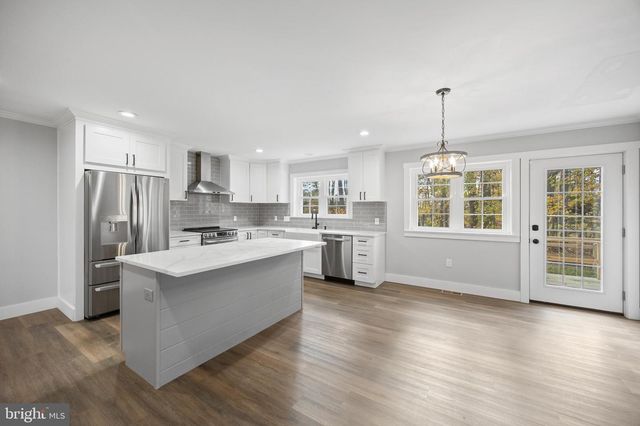 1322 W KING RD, Malvern, PA 19355