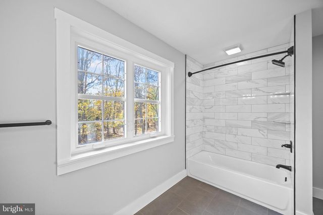 1322 W KING RD, Malvern, PA 19355