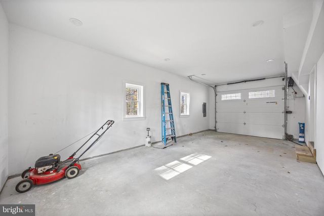 1322 W KING RD, Malvern, PA 19355