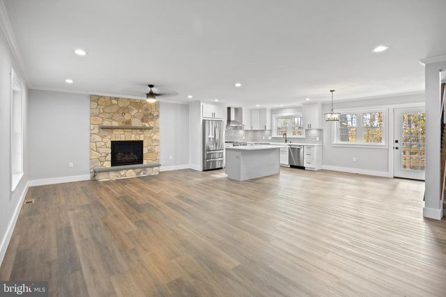 1322 W KING RD, Malvern, PA 19355